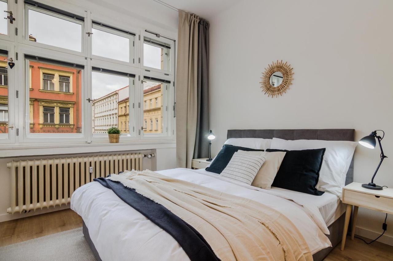 Apt In Prague Charles Bridge 1Km By Michal&Friends Экстерьер фото