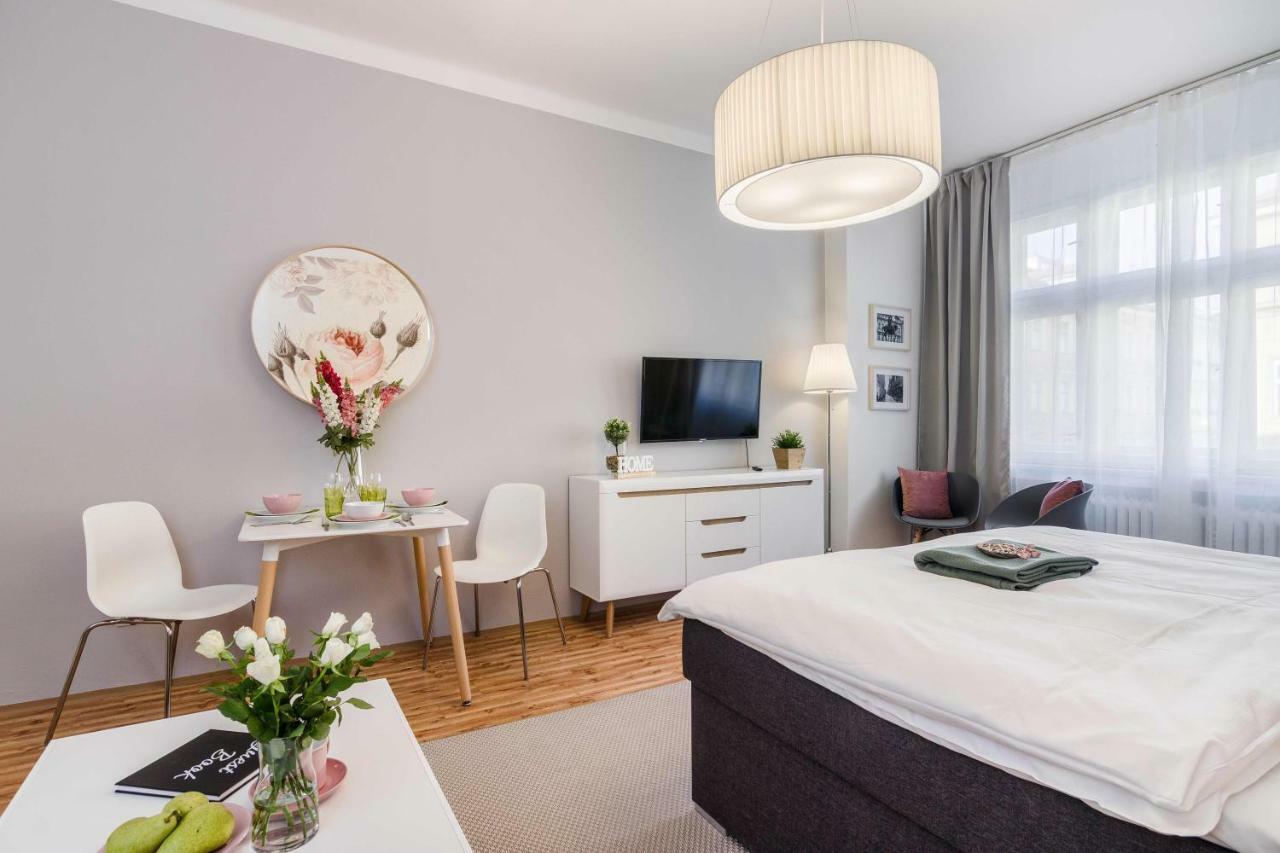 Apt In Prague Charles Bridge 1Km By Michal&Friends Экстерьер фото