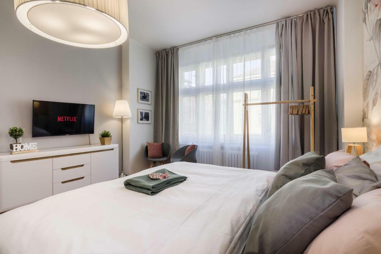 Apt In Prague Charles Bridge 1Km By Michal&Friends Экстерьер фото